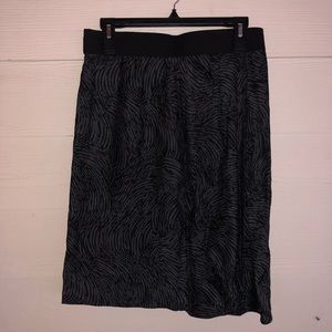 Black design skirt. Classiques Entier Size: 8